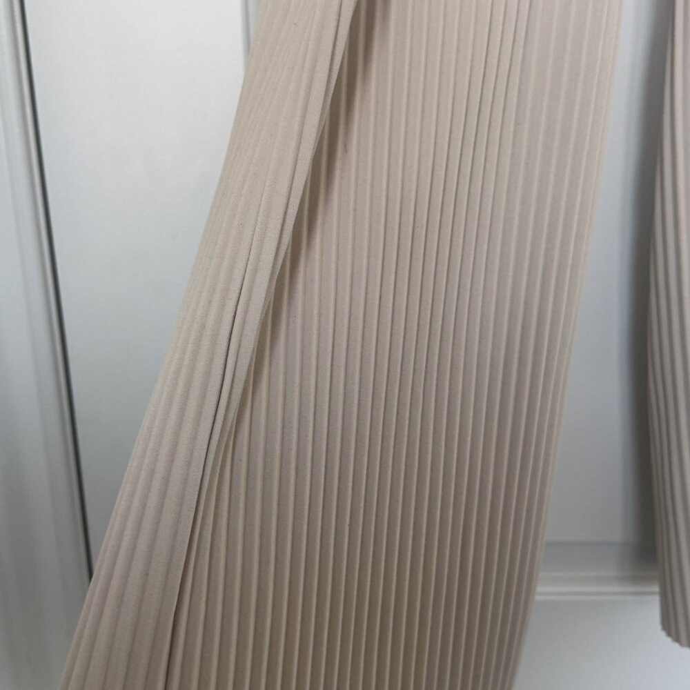 Babaton Pants - Picture 2 of 3